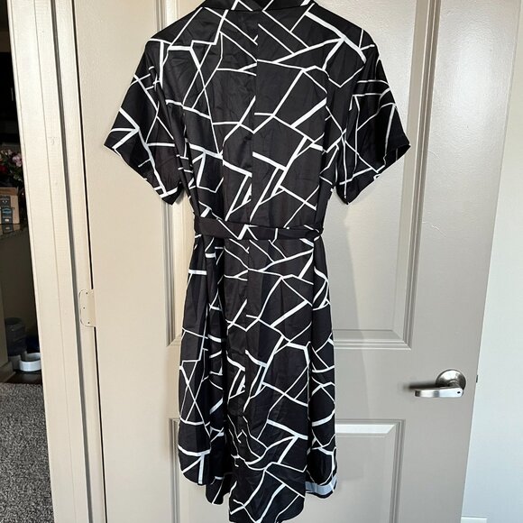 NWOT Black & White Belted Dress, 1X - Picture 7 of 7